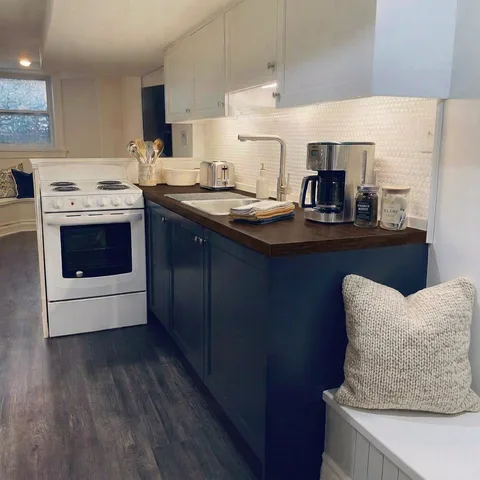 A Comfortable Quiet Home Base for Healthcare Professionals